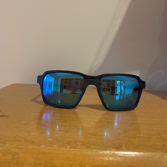 Men’s Oakley Parlay sunglasses - Picture 5 of 9